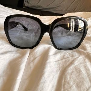 Coach Women’s Adele HC/8013BA/L015 Round Sunglasses Black